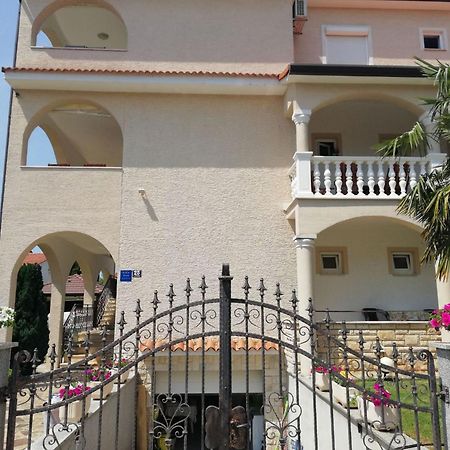 Apartments Rose Poreč Exteriör bild